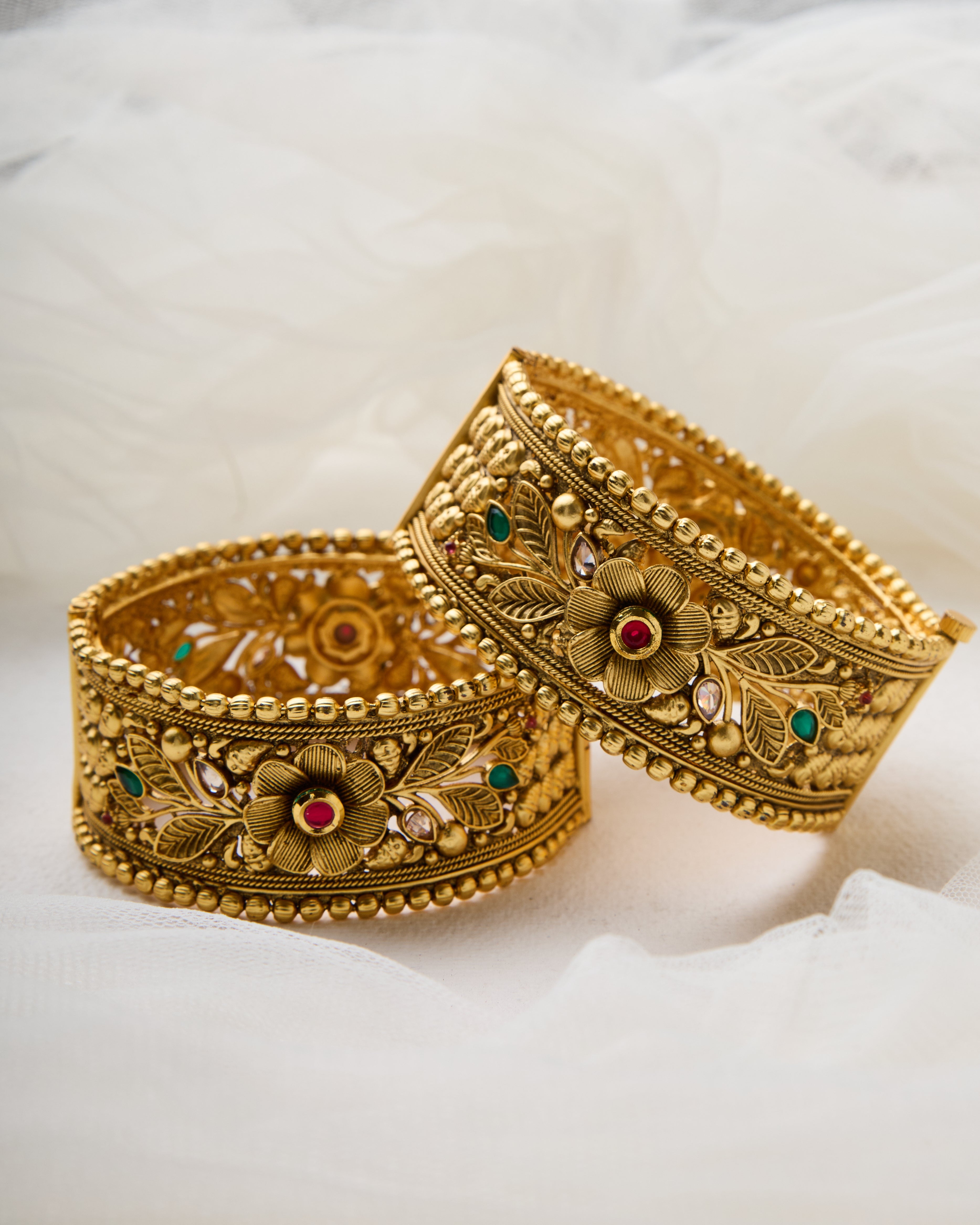 Ruchita antique kada