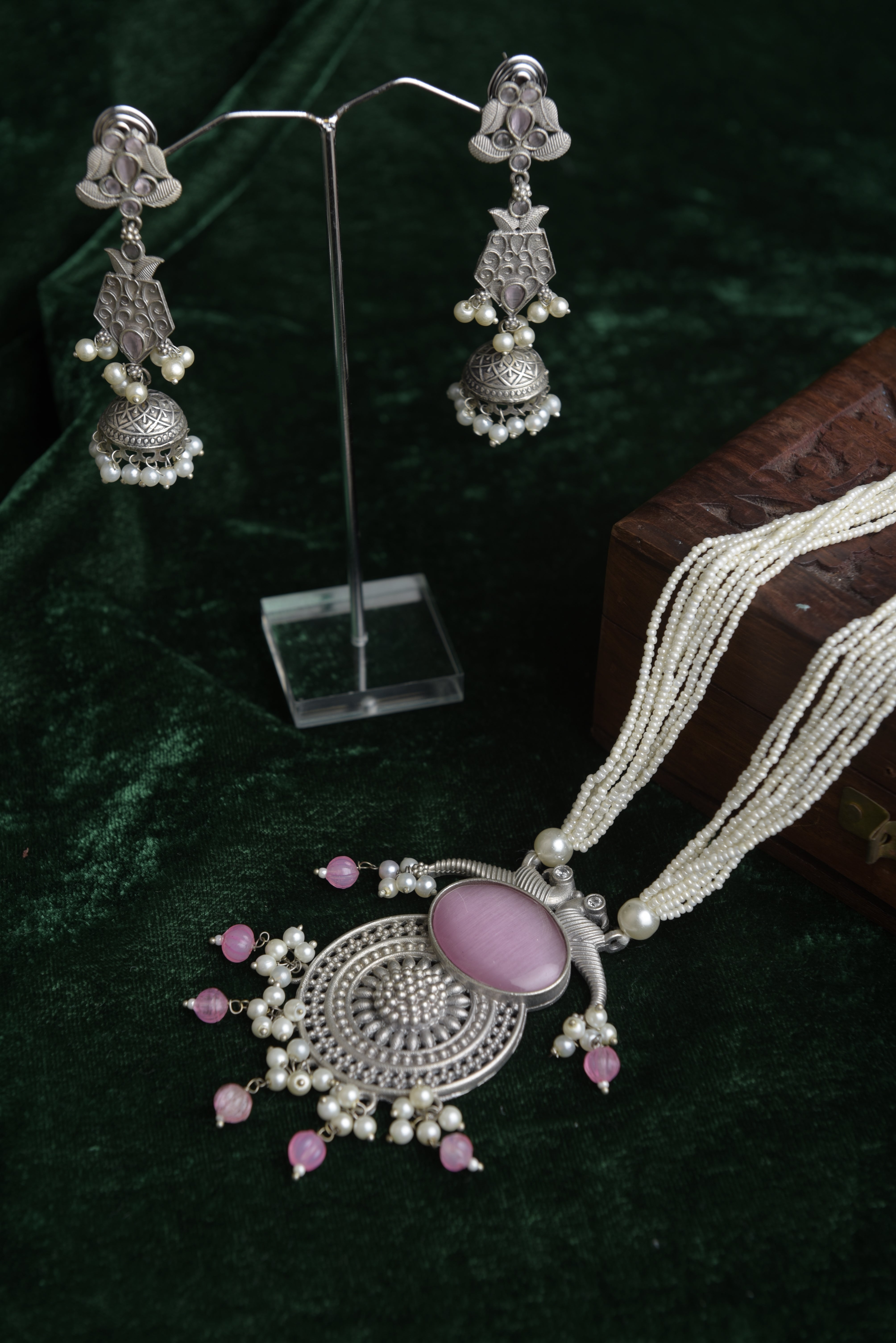 Freya Oxidised pink and white pearl long necklace set