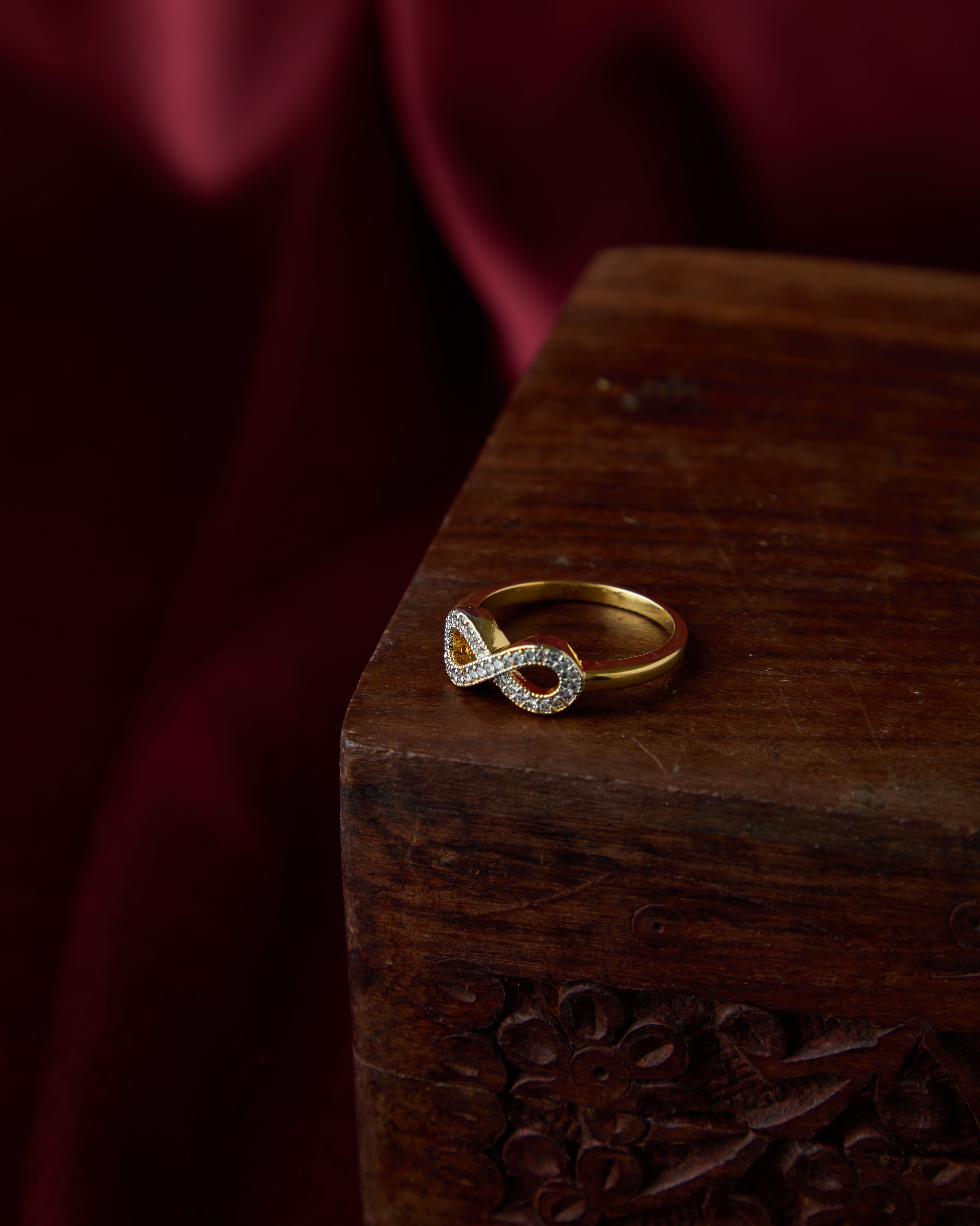 Golden infinity ring