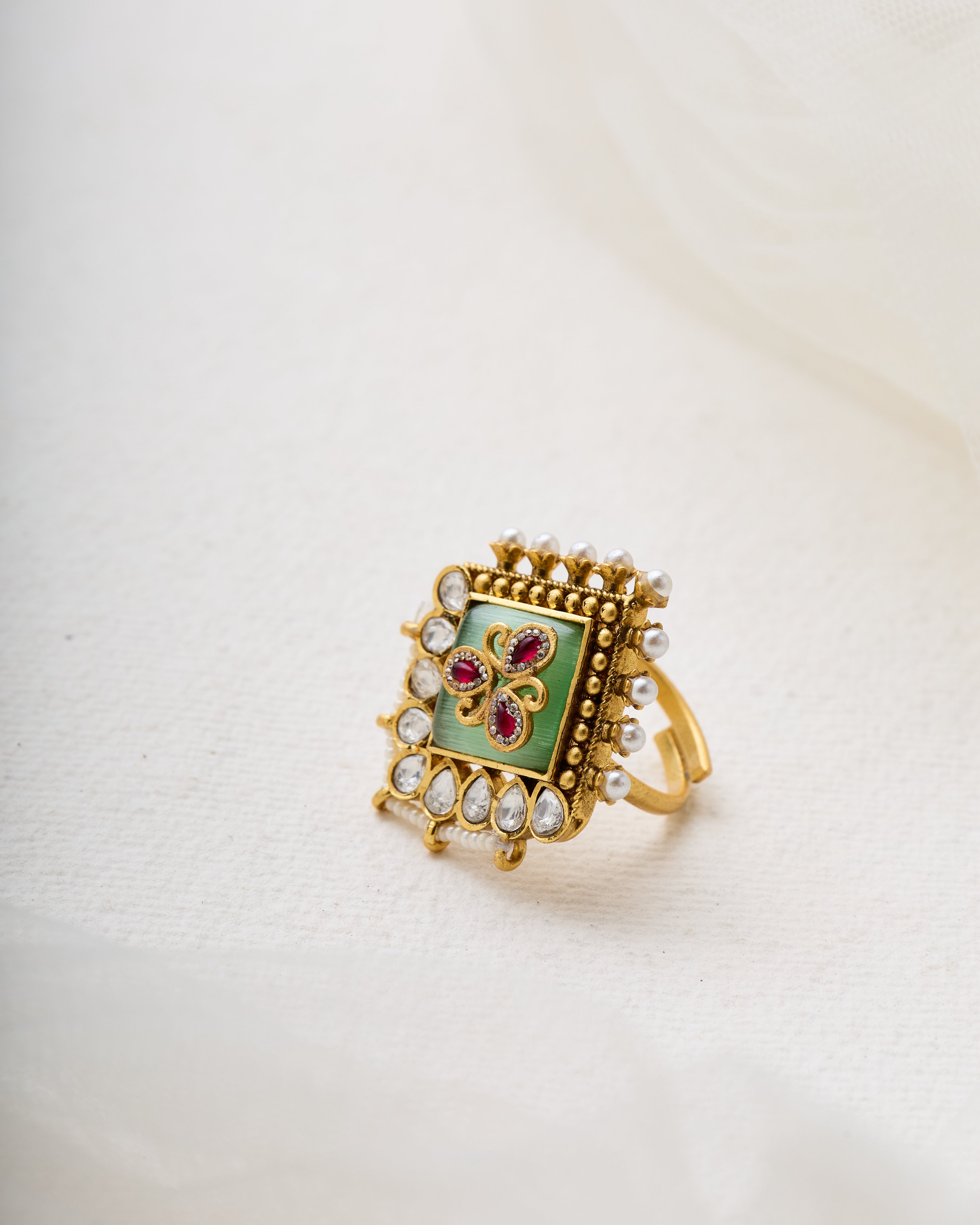 Kashmira premium kundan ring
