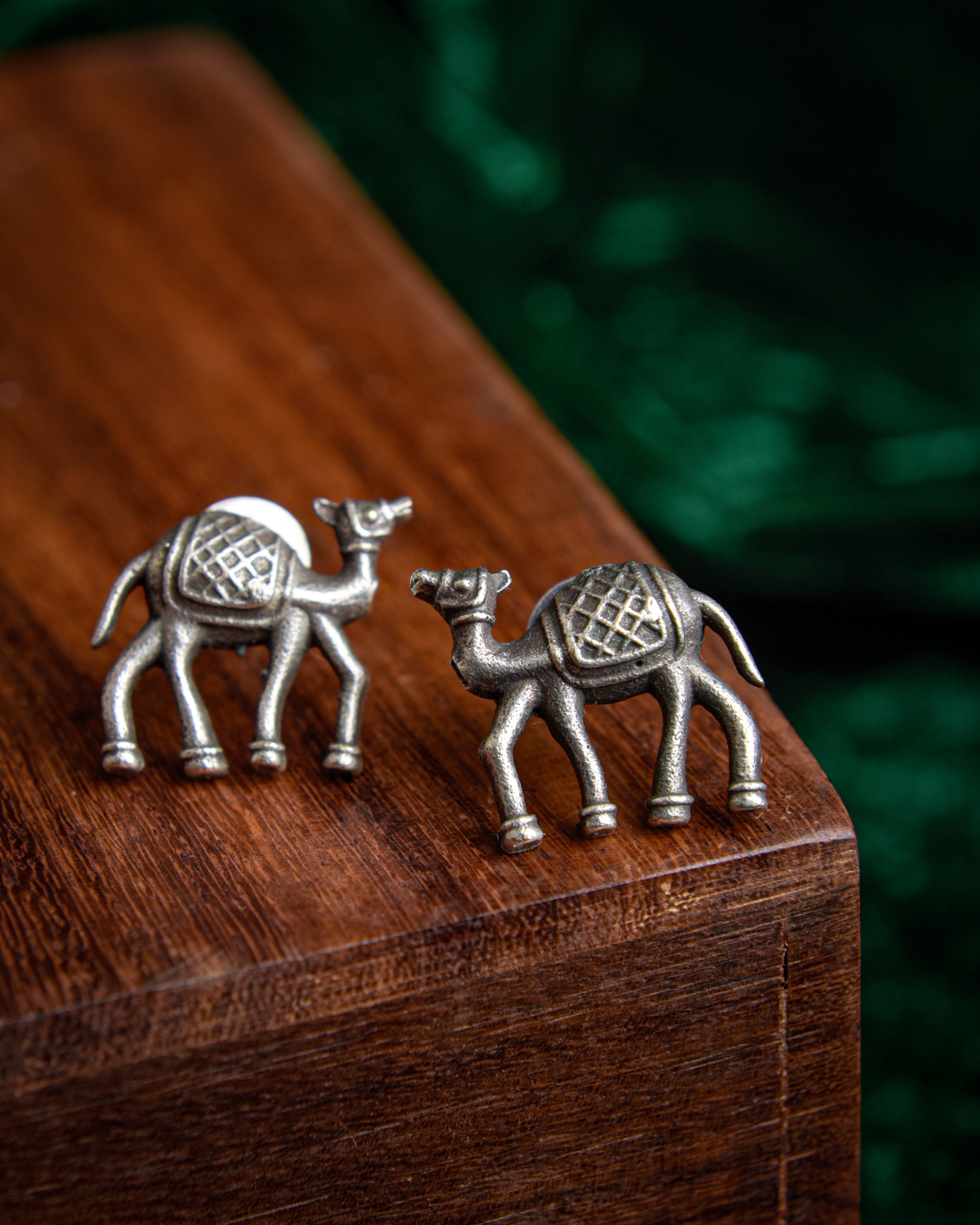 Freya camel earrings