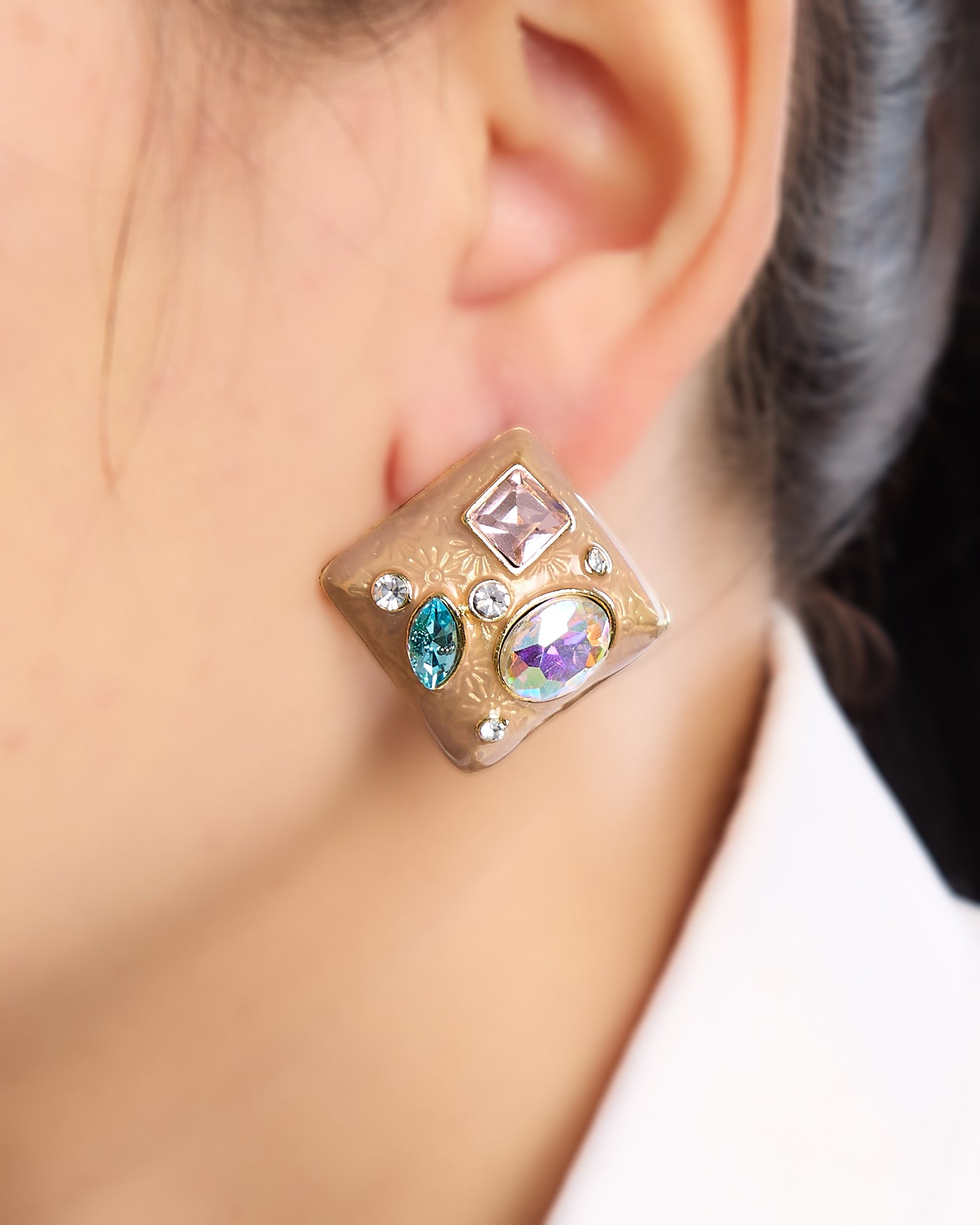 Seoul Spark Square Studs Golden
