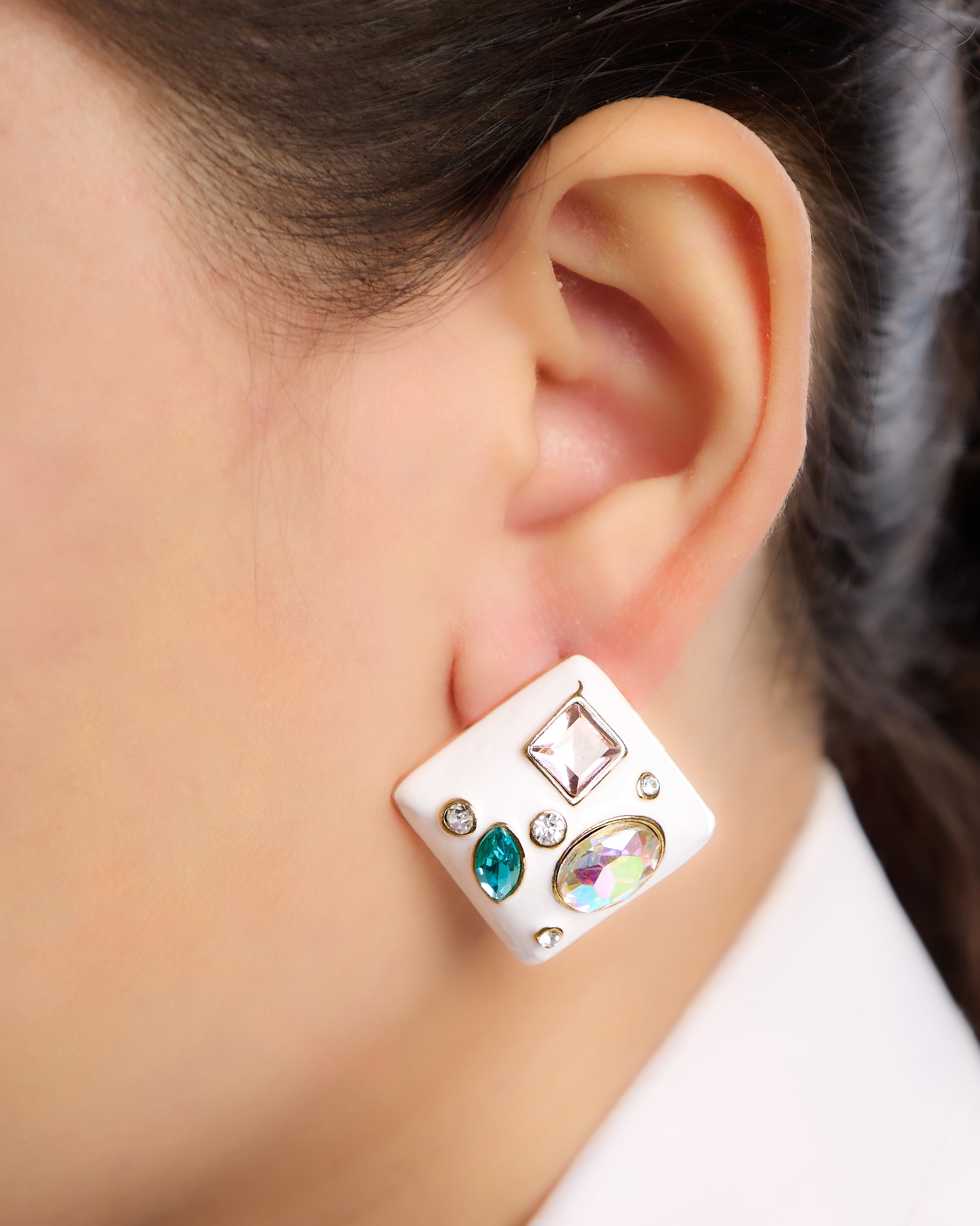 Seoul Spark Square Studs White