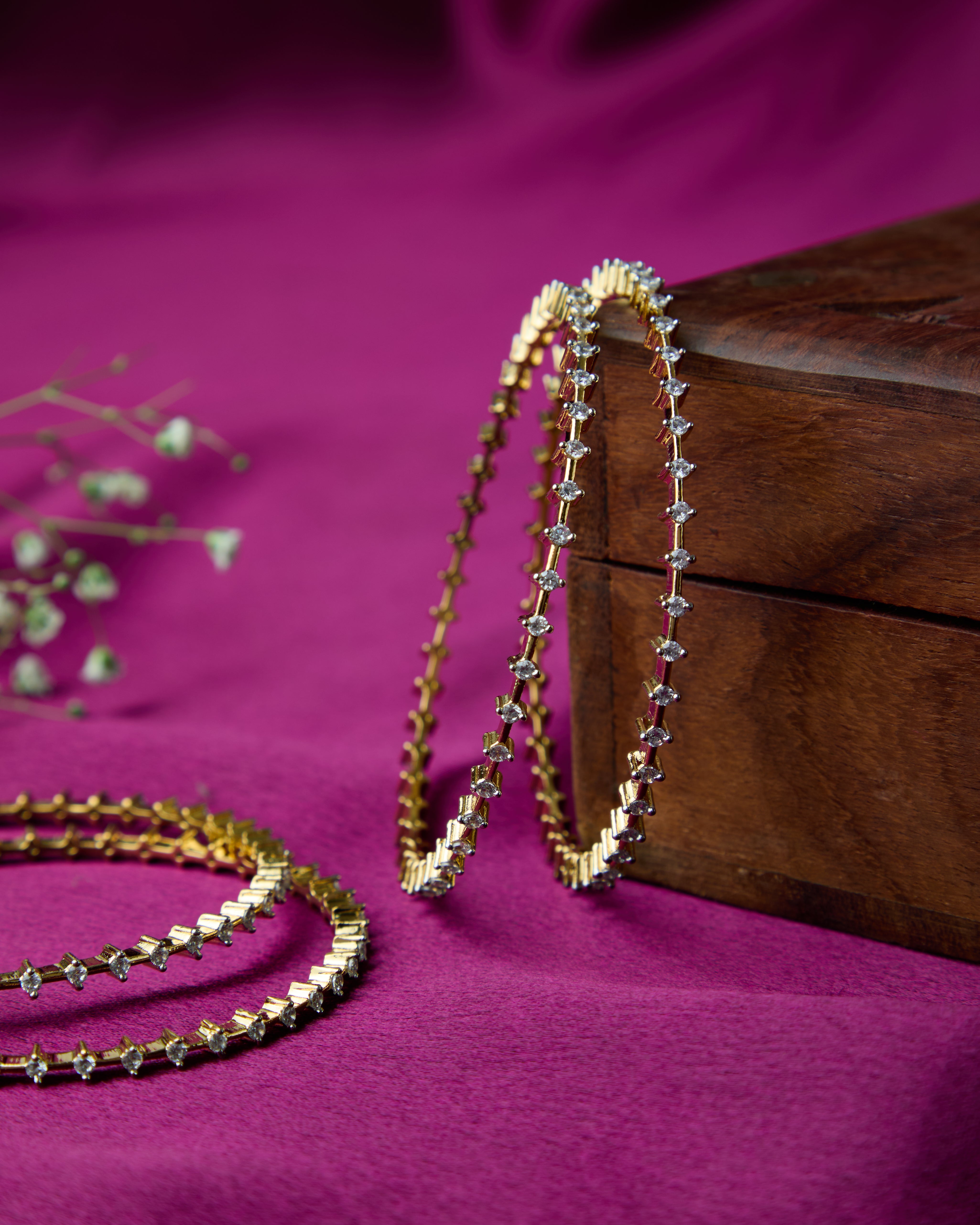 Zisha golden single line stones bangles