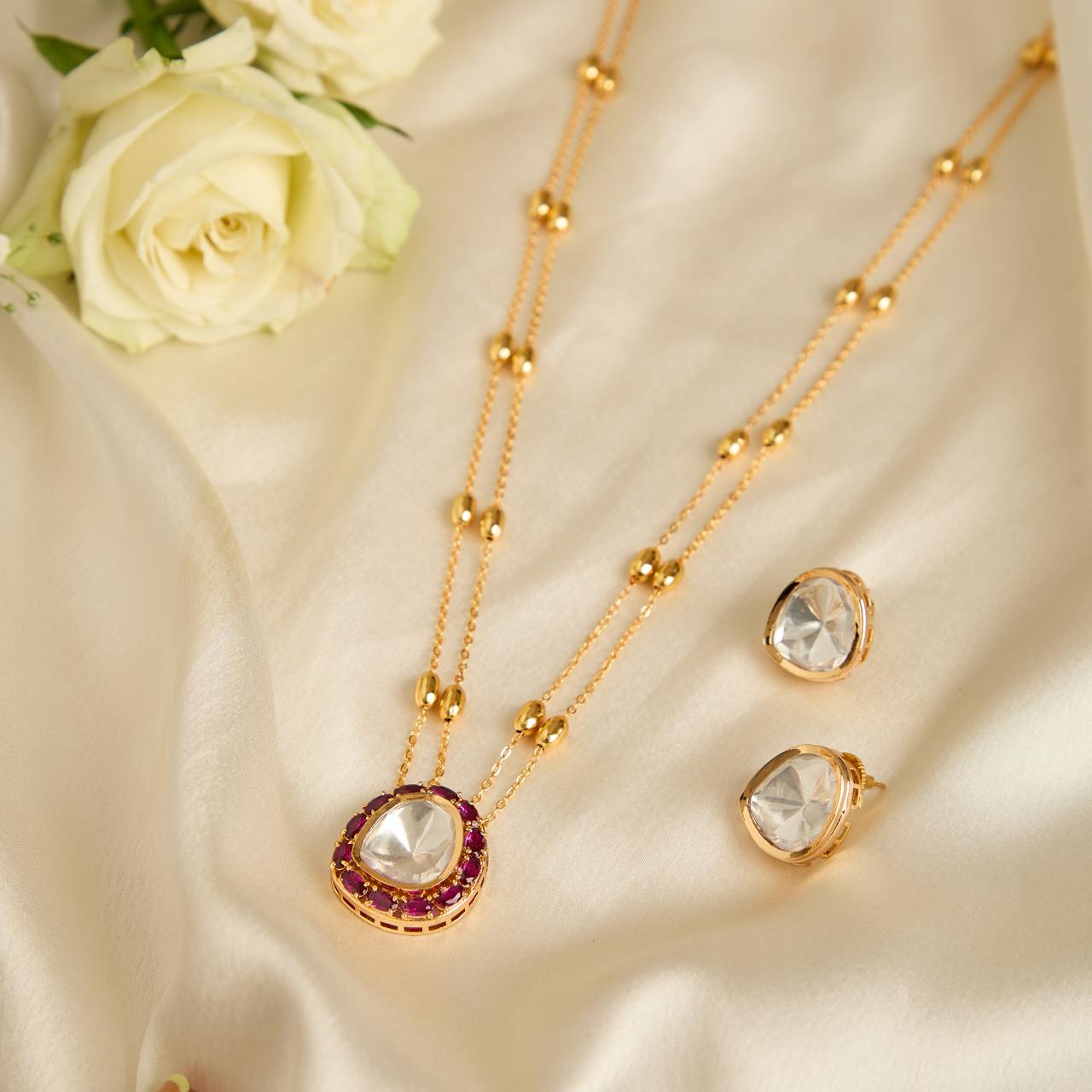 Long chain necklace with polki