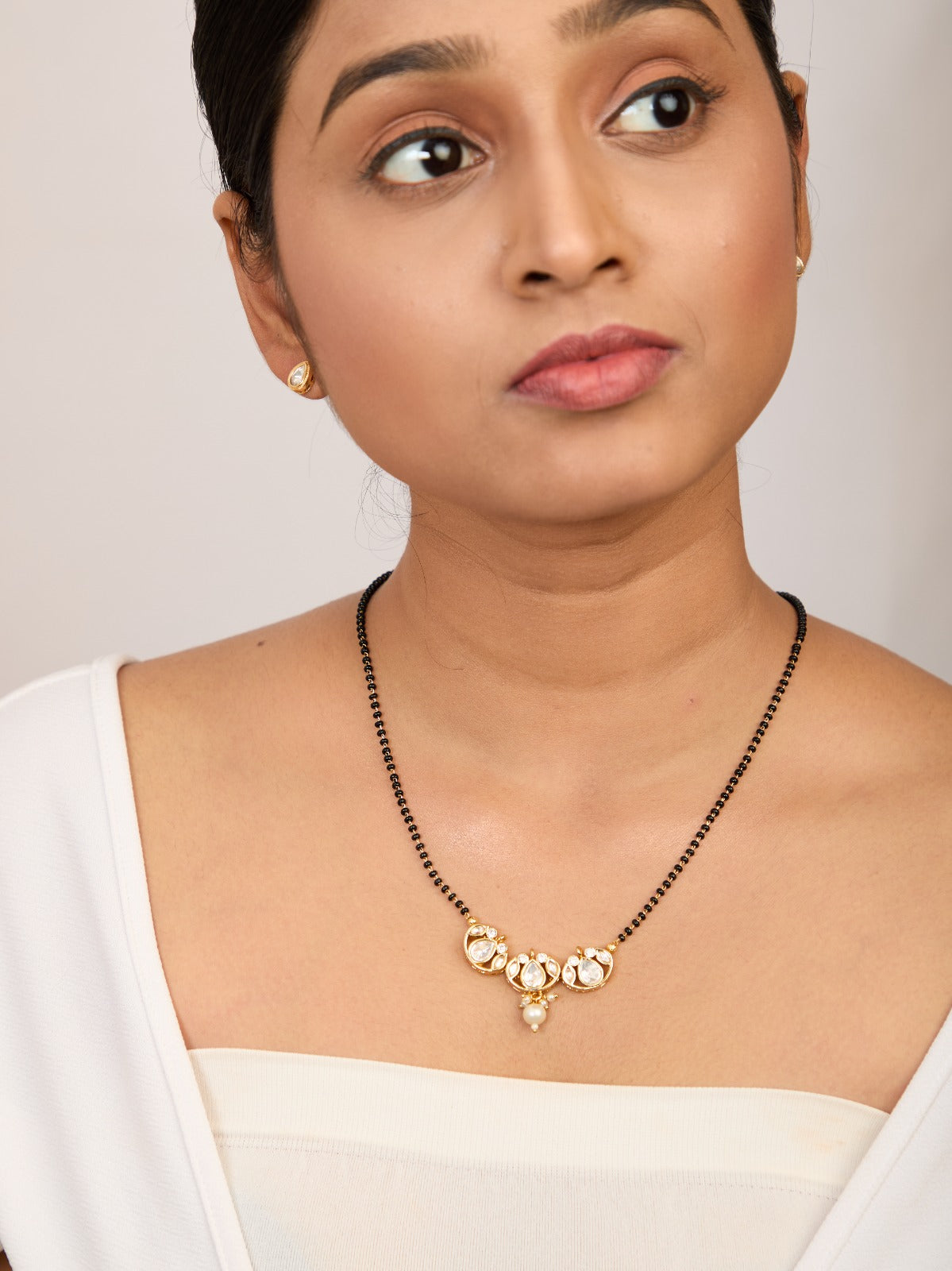 Freya Kundan-Studded Beaded Mangalsutra 1
